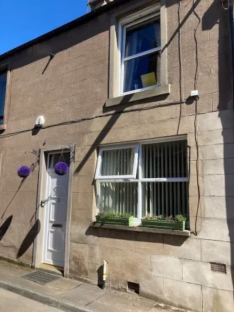 Scot’s themed  cottage ,super king bed, ideal location. Pet friendly. Отели в г. Блэргори энд Ратрей