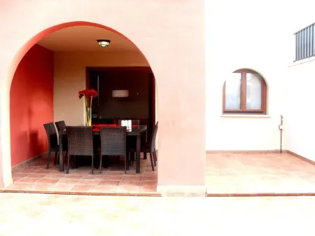 Beautiful 3 bed townhouse in Andalucia ideal for families, golf. Shared Pool.<br> Отели в г. Коста Оксиденталь