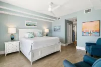 Mariners Club 114, Amazing Location & Views, Epic Amenities, Indoor Pickleball Hotels near Dolphins Plus Marine Mammal Responder