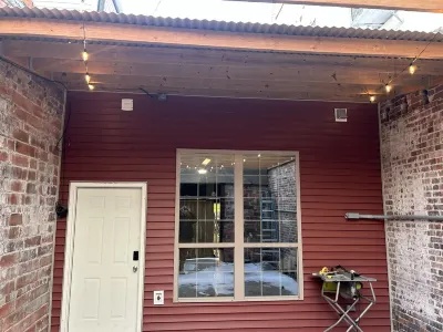 Completely renovated! Within a few blocks of downtown bars and restaurants Hotels near Paradox