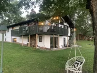 Spectacular Lake Home on Locke Lake in Monticello! - Homestays