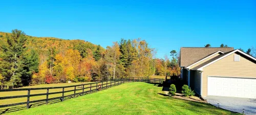 Newly Constructed Mountain Home with Garage!Wonderful Views, yet Close to Town! - balcony