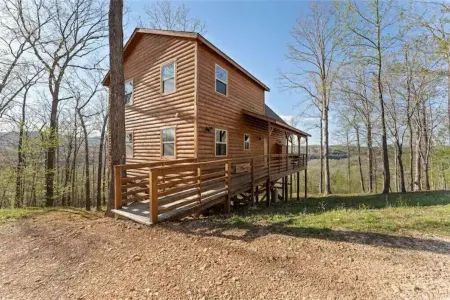 Pet-Friendly Mnt. View Cabin Near River w/ Fire Pit + Hot Tub Sleeps 10