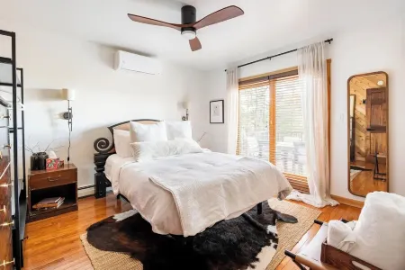 Cabin w/ Mountain Views, Hot Tub, AC, Pet + Family Friendly, WFH, Fireplace