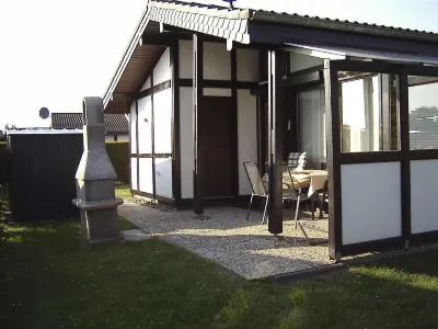Vacation home that offers rest and relaxation during every season Отели рядом с достопримечательностью «National Park House Museum Fedderwardersiel»