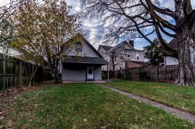 Something to talk about in Haynie's Corner! Walk anywhere, sleeps 6!