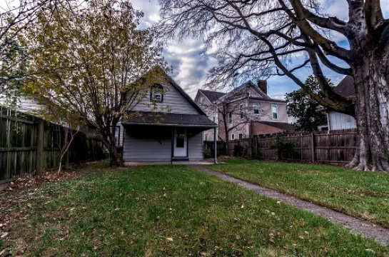 Something to talk about in Haynie's Corner! Walk anywhere, sleeps 6!