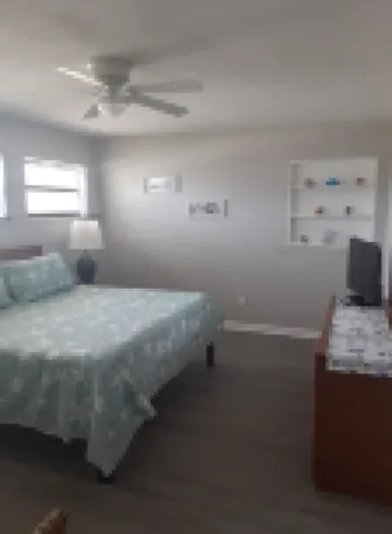 Cozy beach home within walking distance to the beach