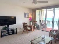Stunning Oceanfront Kauai Condo for Two!