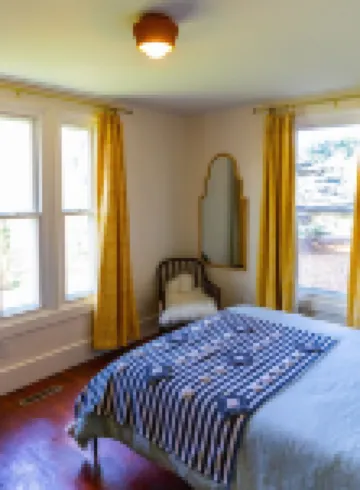 Historic 4-bedroom cottage with modern updates. Hotels in Independence charter Township