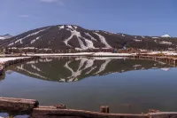 Snowflake on Copper Mountain 3 Bedroom Ski In / Ski Out!