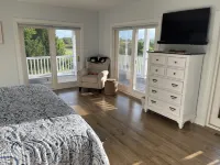 New Beach House, Hidden Gem, Views, Bay Breezes & Favorite Amenities!! Hotels in 