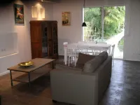 Townhouse to stay in downtown Lourdes near sanctuaries.