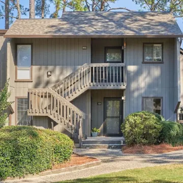 Greenside Getaway️! Walk to Clubhouse and Cradle! Panoramic Golf Views!