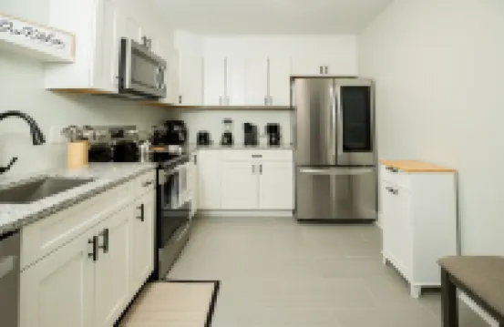 Spacious 3 Bedroom  2 Full Bathroom  Newly Renovated Apartment