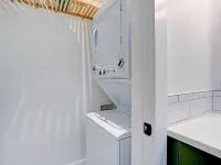 Cozy brand new studio in the heart of downtown Naples