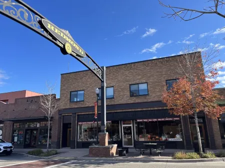Amazing Industrial Studio Loft Apartment in Downtown Redmond