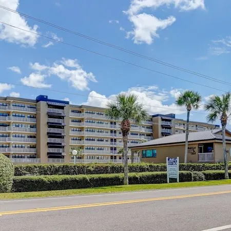 Oceanfront Top-Floor Corner Unit, Fishing Pier & Pool at Amelia by the Sea