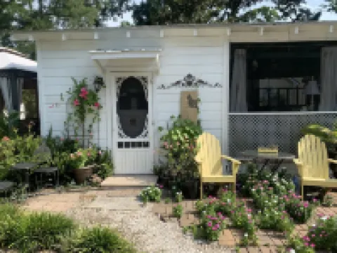 Cottage/Tiny House Living Accommodation in Beaufort for Cost-conscious Traveler
