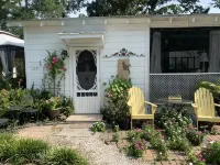 Cottage/Tiny House Living Accommodation in Beaufort for Cost-conscious Traveler Hotels near Chocolate Tree