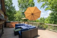 Luxury Bryce Cabin w/ Hot Tub, Mountain Views, Theater, Game Room, Firepit!