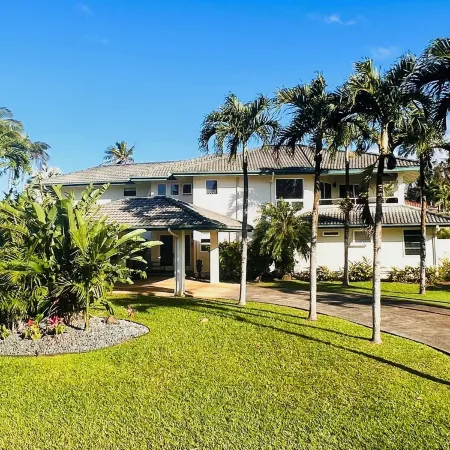 Mokihana House Kauai - 5-bedroom House with Mountain Views, Pool, Tennis and AC