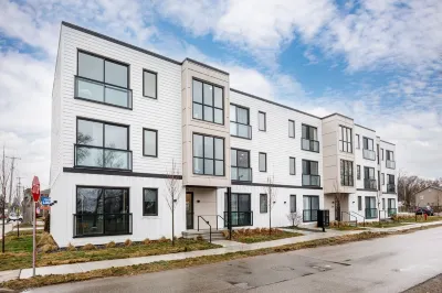 Modern condo with picturesque views- a block from the beach