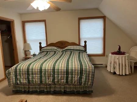 Peaceful 3-bedroom Cabin Near Lakes & Ski Resorts