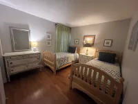 2BR 2BA Oceanwoods Cottage, Short Walk to the Beach and Park