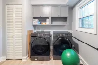 Chapel Hill Nature Retreat with Room for the Entire Family