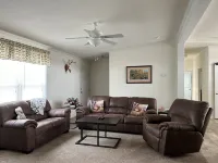 Lunker House By the Bay- Rural, Contemporary and Spacious-Moments from Downtown