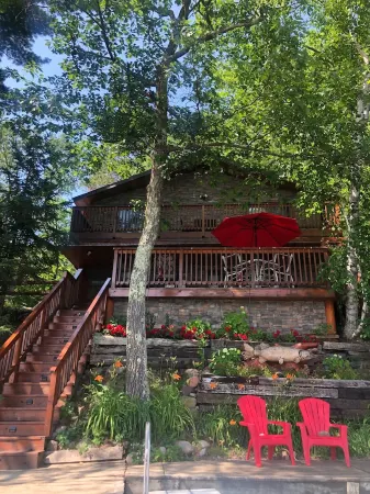 Newly remodeled lake home ! Steps away from the beautiful pike lake chain