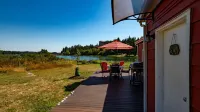 Peaceful Beachfront Cottage - Large Deck & Fire Pit - Gorgeous Views & Wildlife