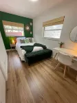 Cozy Cottage with Queen Bed & Nearby Pickleball Courts