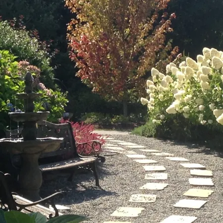 Coastal Retreat Across From Puget Sound Sleeps 2-4. High Speed Internet.
