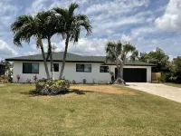 Fort Myers Renovated Luxury Waterfront 3 bed 3 bath with heated pool Hotels in Iona
