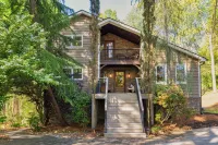 Lake Cabin! Private Dock/Hot Tub/8 Beds/Pool Table/Ping Pong Table