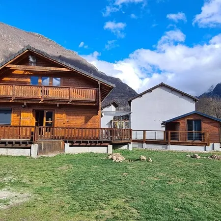 Chalet Riviera "JACUZZI OFFERT"  Wifi Andorra ax les Thermes Orlu Ski