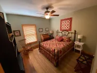 Serene Luxury Mountain Cabin l Hot Tub, Stunning Views & Designer Comforts