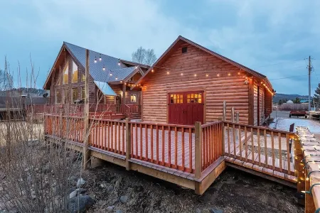 Mountain Cabin on River with Hot Tub & an Island