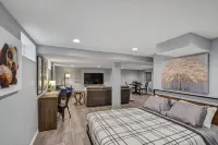 Home Away from Home -10 minute walk to Lambeau and Titletown district. Hotels near KI Convention Center