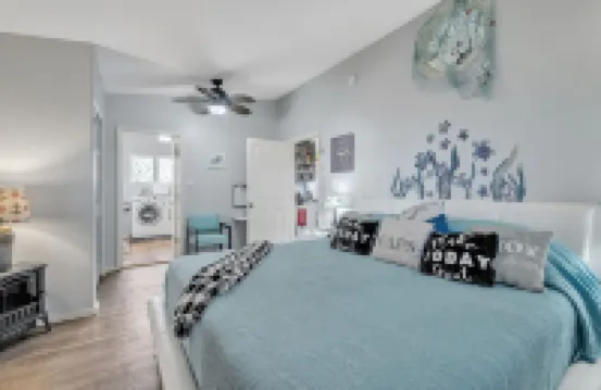 Beach Front Home, King Bed, Million Dollar Deckview, and Steps to the Beach Hotels in 