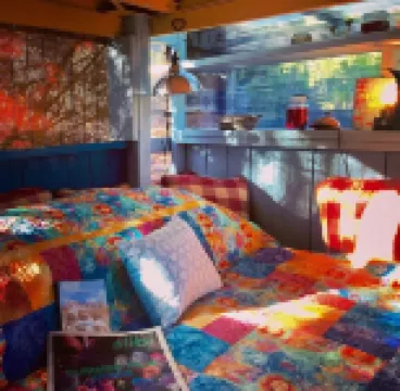 The Chi-Treehouse (Very Civilized Glamping at Sunny Mellow Eco Villa โรงแรมใน