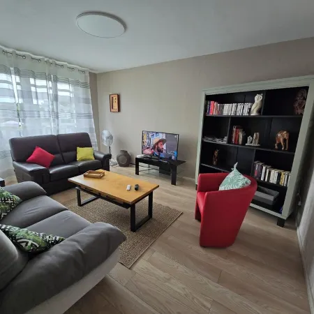 Superb 72m2 apartment in quiet, pleasant residence.