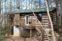 Peaceful, extremely clean Treehouse  cottage 10 min. from National Park entrance