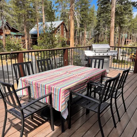 Spacious Cabin near Sugar Ski Resort