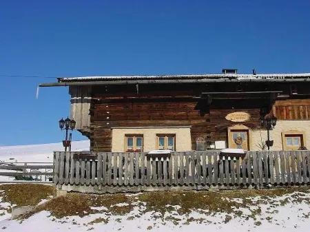 Vacation apartment with a panoramic view, modern, by a golf course, wellness