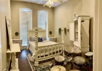 Texas Vacation Home with Infrared Sauna, Hot Tub, and more!