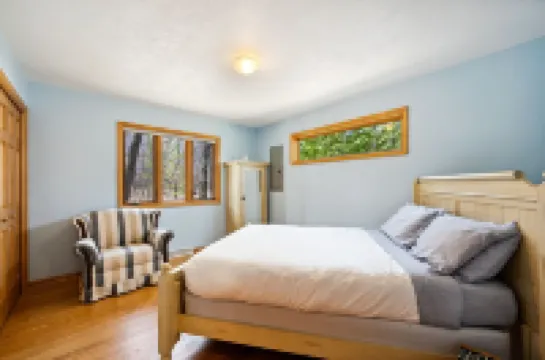 Cozy Cottage in the Woods