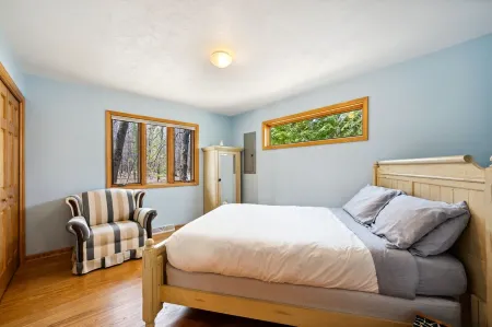 Cozy Cottage in the Woods